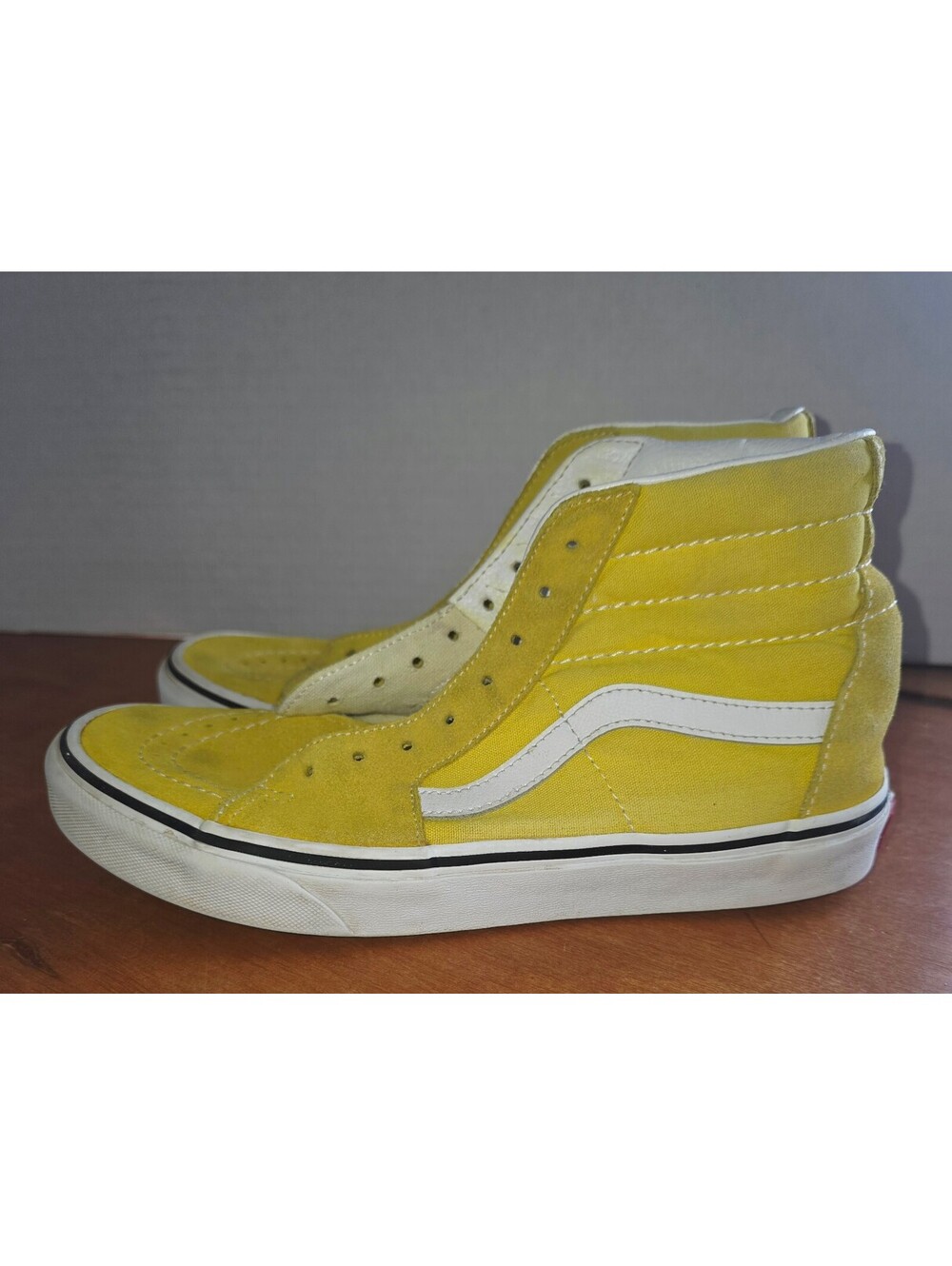These are Vans Sk8-hi sneakers vibrant yellow men's size 6.5 women's size 8